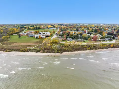 2650 S 8th, Manitowoc, WI 54220