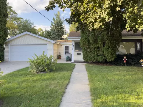 908 Chicago, Waukesha, WI 53188