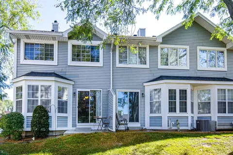 8343 S 76th, Franklin, WI 53132