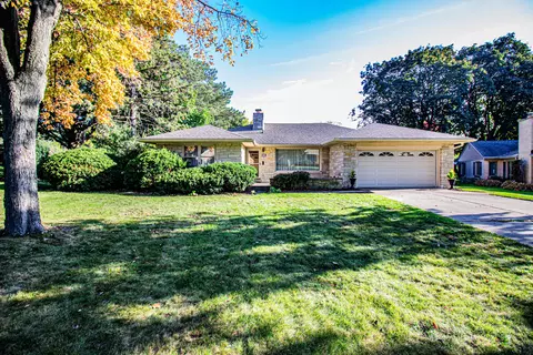 2814 N Colonial, Milwaukee, WI 53222