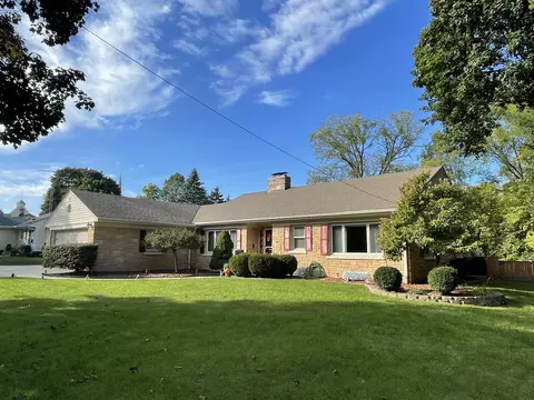 148 W Chandler, Burlington, WI 53105
