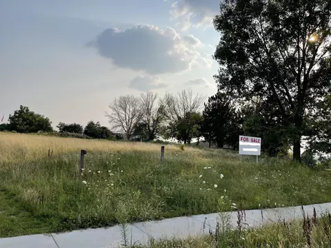 335 W St Joseph, Allouez, WI 54301