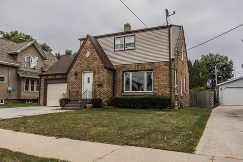 1329 S 19th, Manitowoc, WI 54220