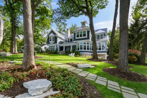 906 S Lakeshore, Fontana, WI 53125