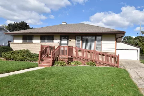 2828 Rosalind, Racine, WI 53403