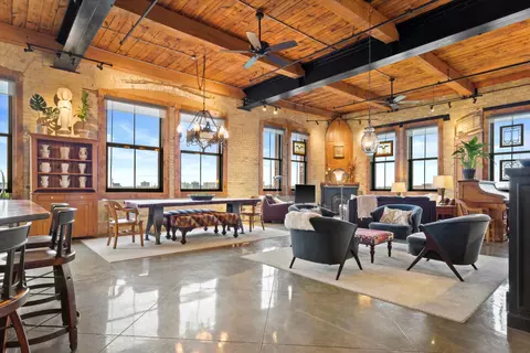 1846 N Vel R Phillips #402, Milwaukee, WI 53212