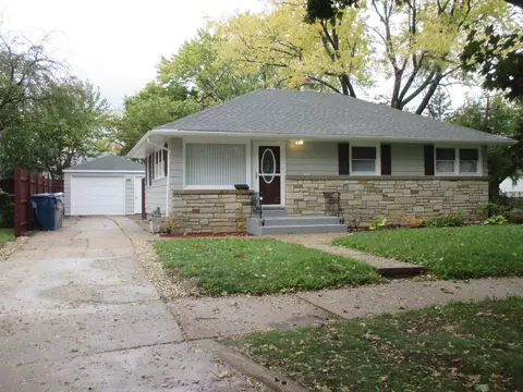 7321 W Vienna, Milwaukee, WI 53216