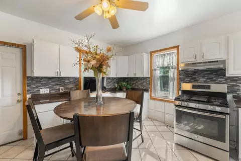 2751 S 10th, Milwaukee, WI 53215