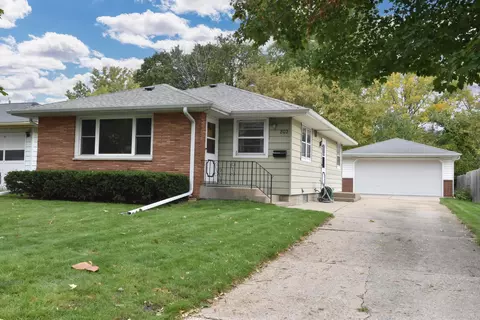 802 Carrington, South Milwaukee, WI 53172