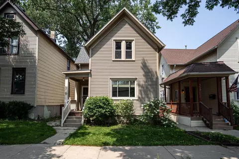 514 E Linus, Milwaukee, WI 53207
