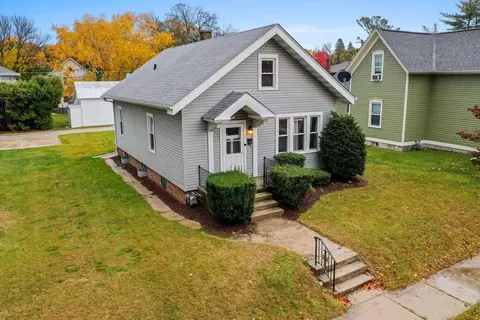 851 N 14th, Manitowoc, WI 54220