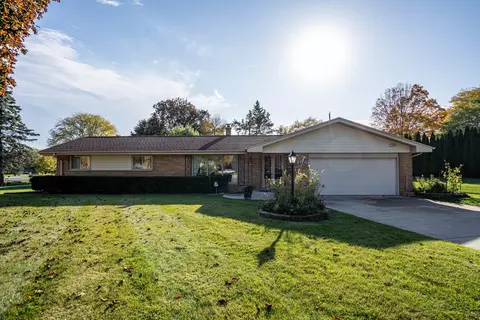 2601 W Green Tree, Glendale, WI 53209
