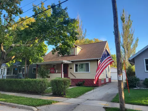 578 Forest, Fond Du Lac, WI 54935