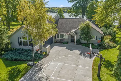 w1267 North Blue Spring Lake Drive, Palmyra, WI 53156