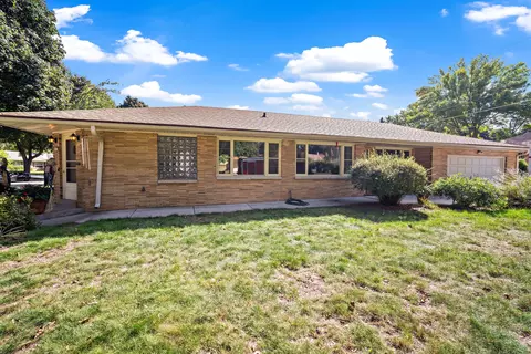 3003 S Stratton, West Allis, WI 53219
