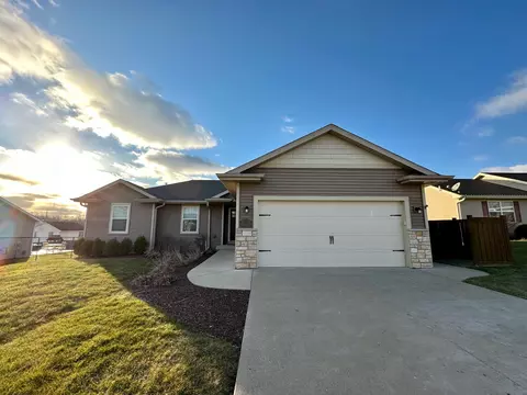 724 N Joshua, Lake Geneva, WI 53147
