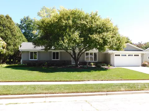 542 Greenfield, Grafton, WI 53024