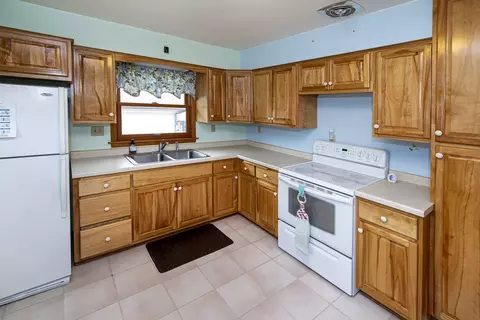 3726 W Birchwood, Milwaukee, WI 53221