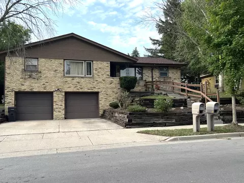 1916 Kensington #1918, Waukesha, WI 53188