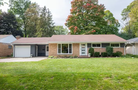 5949 N Ames, Glendale, WI 53209