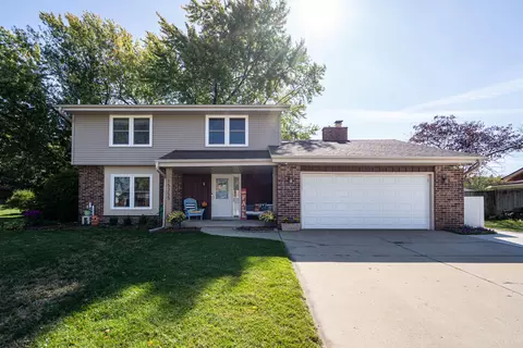 15255 W Fenway, New Berlin, WI 53151