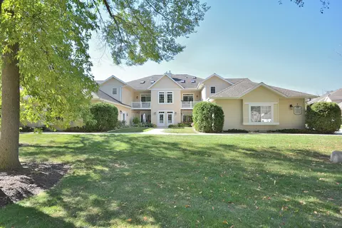 w398n5923 Autumn Woods, Oconomowoc, WI 53066