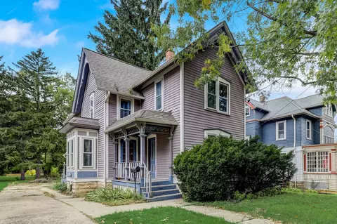 318 N Hartwell, Waukesha, WI 53186