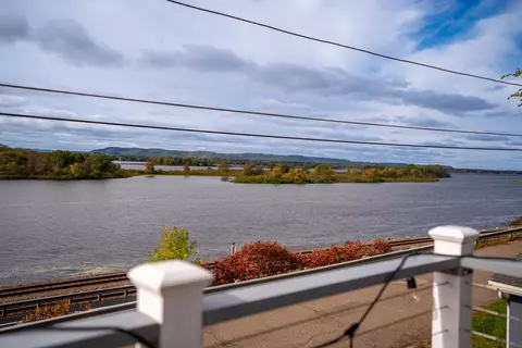 911 Riverview, Alma, WI 54610