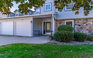 427 Captains #F, Winneconne, WI 54986