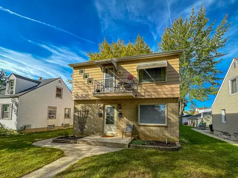2425 S 66th #2427, West Allis, WI 53219