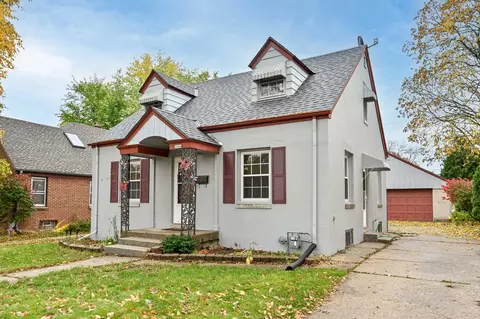 2044 S 96th, West Allis, WI 53227
