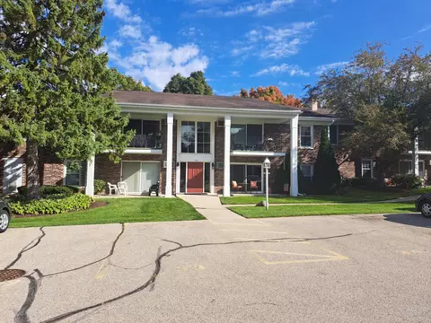 106 Evelyn #D, Lake Geneva, WI 53147