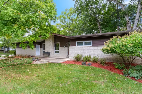 663 S Lakeshore, Fontana, WI 53125
