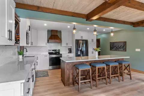 w4256 Valleyview Drive, Fredonia, WI 53021