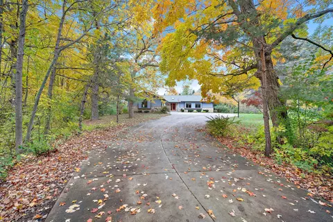 2385 Cedar Crk, Jackson, WI 53037
