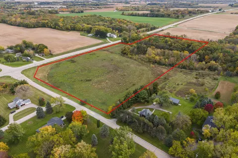 Lt2 E River Bay, Waterford, WI 53185