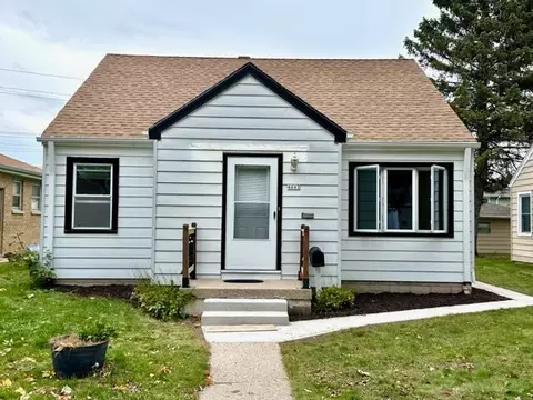 4662 N 77th, Milwaukee, WI 53218