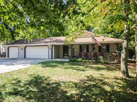 3839 S 102nd, Greenfield, WI 53228