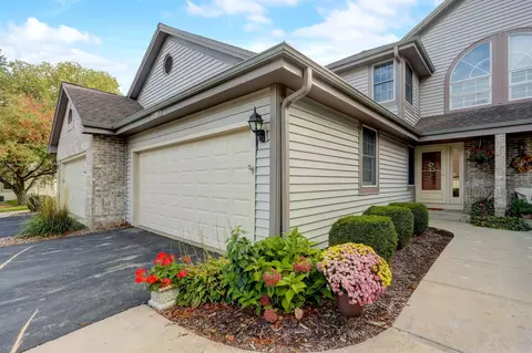 1903 Springbrook #B, Waukesha, WI 53186