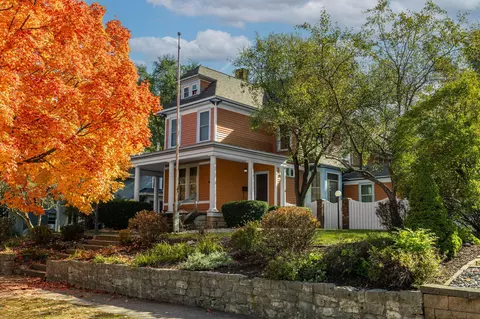 1612 Ferry, La Crosse, WI 54601
