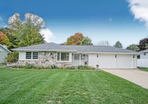 285 Hazel, Hartland, WI 53029