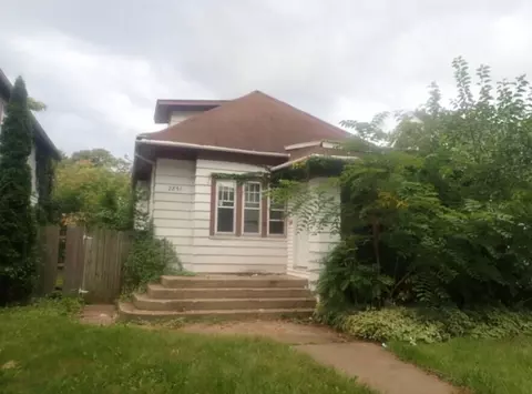 2851 N 44th, Milwaukee, WI 53210