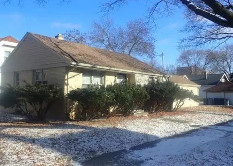 3720 W Keefe, Milwaukee, WI 53216
