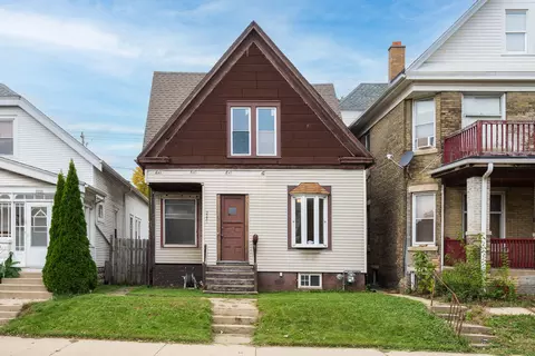 2231 S Layton, Milwaukee, WI 53215