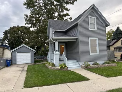 711 Barker, Racine, WI 53402
