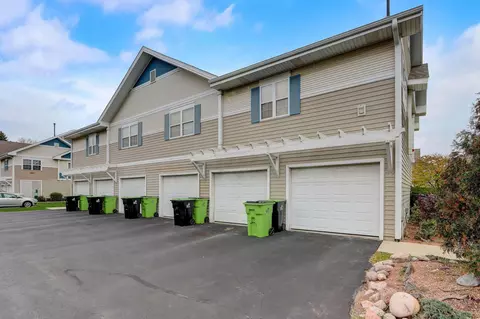 7984 N 107th #8, Milwaukee, WI 53224