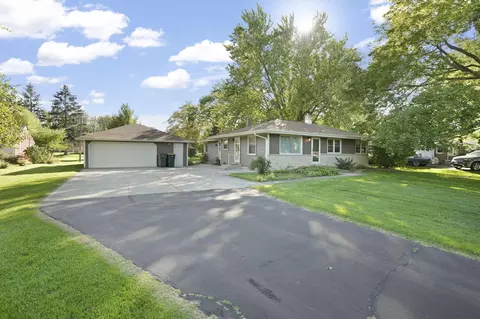 3281 E Puetz, Oak Creek, WI 53154