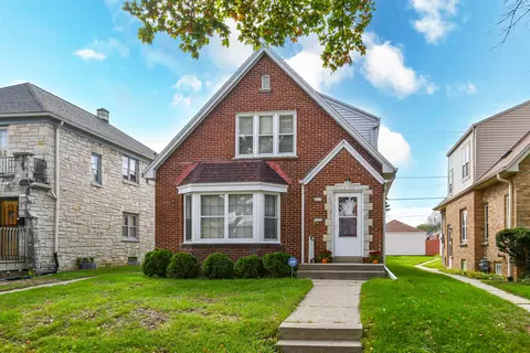 5719 W Keefe, Milwaukee, WI 53216