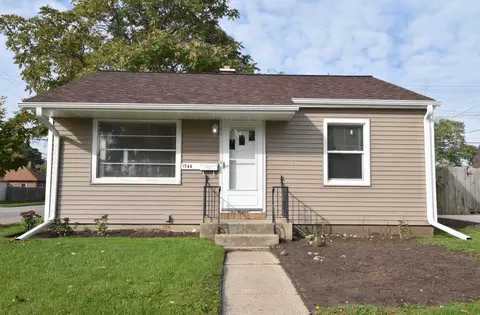 1544 Grove, Racine, WI 53405