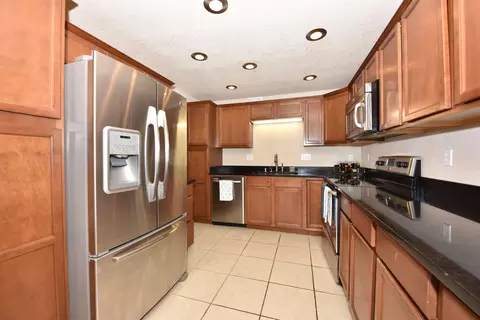 2130 W Good Hope #11, Glendale, WI 53209